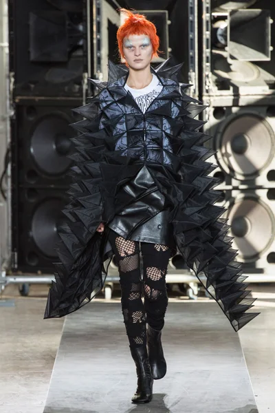 Look 1